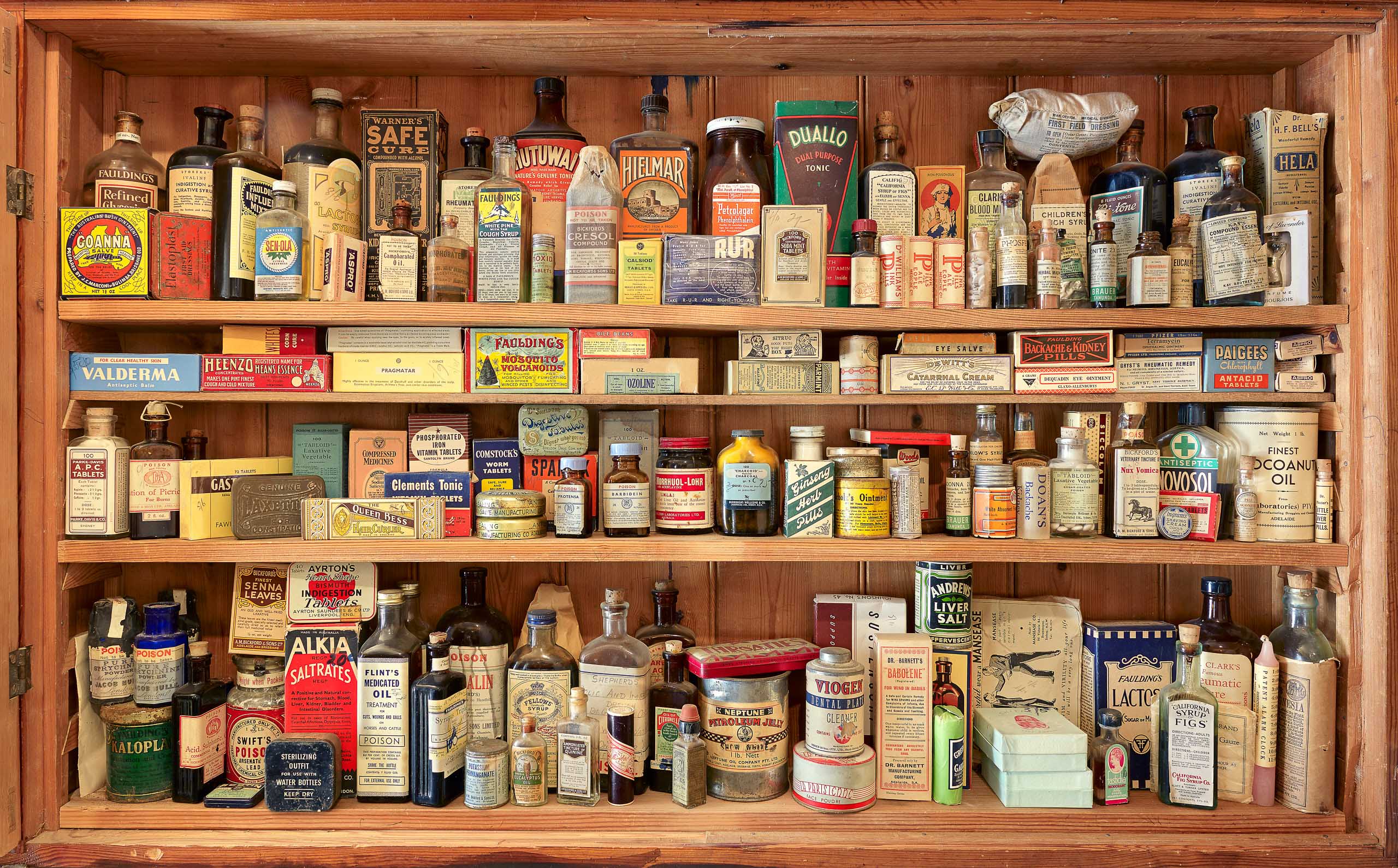 Essential Items for Your Family Medicine Cabinet